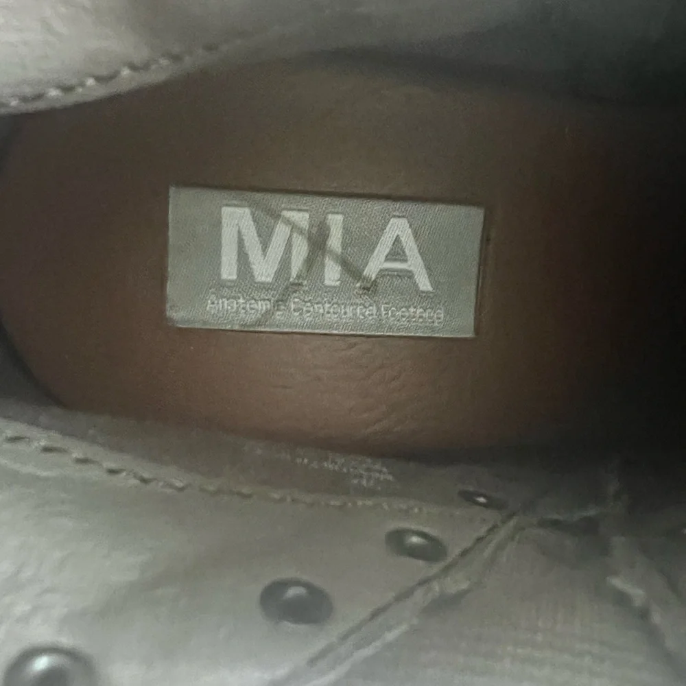 Mia NWOB size‎ 6.5 from Buckle Brown Studded detail Ankle Boots side zipper